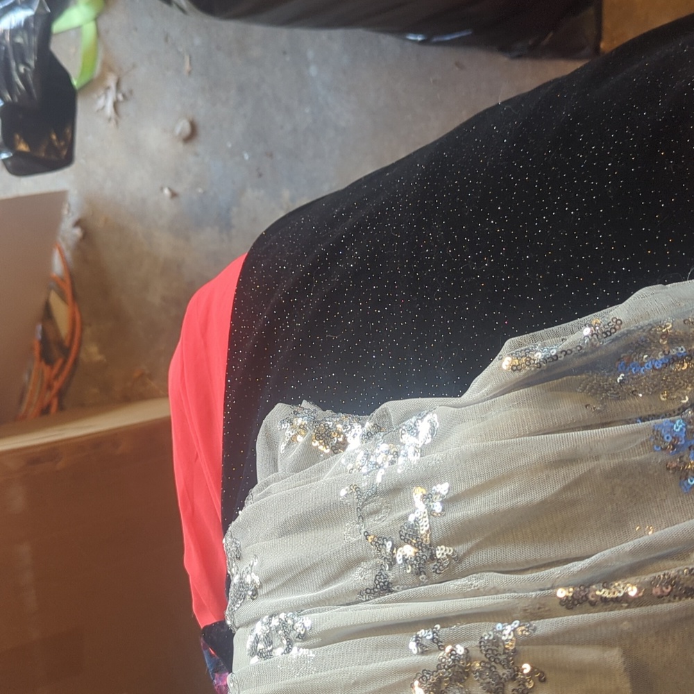 Dress - Picture 3 of 3
